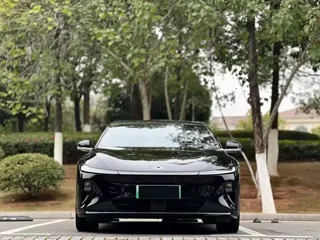 Changan Qiyuan A07 2024 купить из Китая, цена 3 351 000 ₽ — Suifenhe Auto