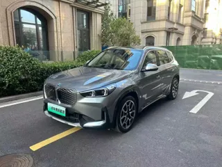 BMW iX1 2023