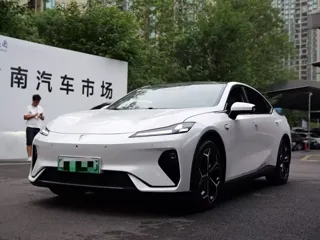 Deepal L07 2025 купить из Китая, цена 3 568 000 ₽ — Suifenhe Auto