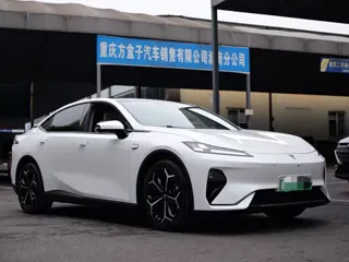 Deepal L07 2025 купить из Китая, цена 3 568 000 ₽ — Suifenhe Auto