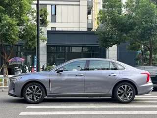 Hongqi H5 PHEV 2025 купить из Китая, цена 3 441 000 ₽ — Suifenhe Auto