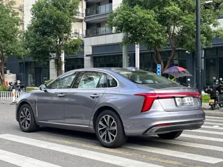 Hongqi H5 PHEV 2025 купить из Китая, цена 3 441 000 ₽ — Suifenhe Auto