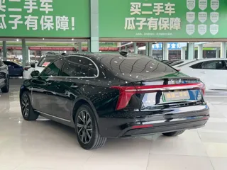 Hongqi H5 PHEV 2025 купить из Китая, цена 3 460 000 ₽ — Suifenhe Auto