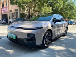 Leapmotor B01 2025 купить из Китая, цена 2 943 000 ₽ — Suifenhe Auto