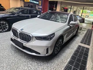 BMW 5 Series 2026 купить из Китая, цена 7 279 000 ₽ — Suifenhe Auto