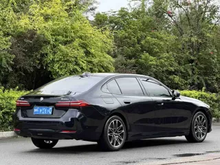 BMW 5 Series 2024 купить из Китая, цена 5 920 000 ₽ — Suifenhe Auto