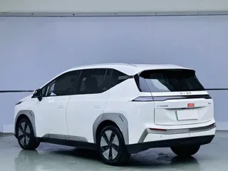 Aion Y 2023 купить из Китая, цена 2 938 000 ₽ — Suifenhe Auto