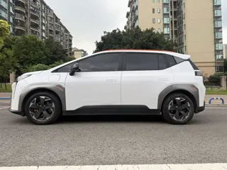 Aion Y 2021 купить из Китая, цена 3 016 000 ₽ — Suifenhe Auto
