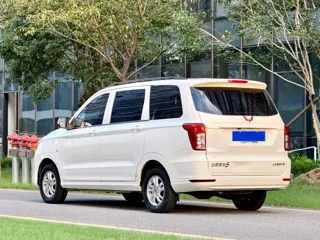 Wuling Hongguang 2019 купить из Китая, цена 1 092 000 ₽ — Suifenhe Auto
