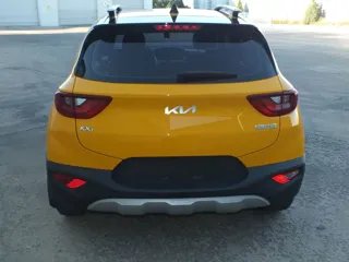 Kia Stonic 2022 купить из Китая, цена 1 376 000 ₽ — Suifenhe Auto