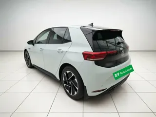 Volkswagen ID.3 2023 купить из Китая, цена 1 723 000 ₽ — Suifenhe Auto