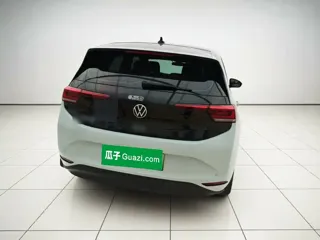 Volkswagen ID.3 2023 купить из Китая, цена 1 723 000 ₽ — Suifenhe Auto