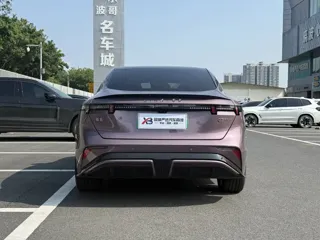 Lynk & Co 07 EM-P 2025 купить из Китая, цена 3 942 000 ₽ — Suifenhe Auto
