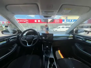 Roewe i5 2022 купить из Китая, цена 822 000 ₽ — Suifenhe Auto