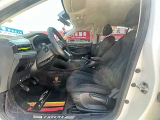 Roewe i5 2022 купить из Китая, цена 822 000 ₽ — Suifenhe Auto