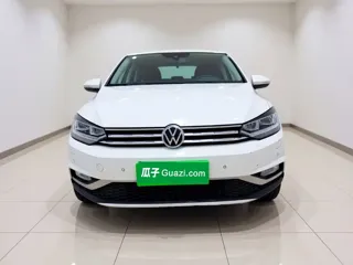 Volkswagen Touran 2021 купить из Китая, цена 1 833 000 ₽ — Suifenhe Auto