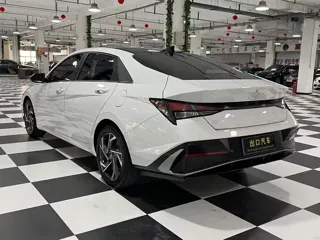 Hyundai Elantra 2023 купить из Китая, цена 1 891 000 ₽ — Suifenhe Auto