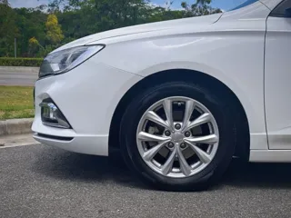 Roewe i5 2021 купить из Китая, цена 1 096 000 ₽ — Suifenhe Auto