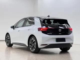 Volkswagen ID.3 2024 купить из Китая, цена 2 013 000 ₽ — Suifenhe Auto