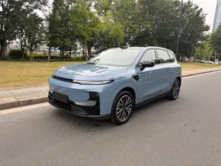 Leapmotor B10 2025 купить из Китая, цена 3 063 000 ₽ — Suifenhe Auto