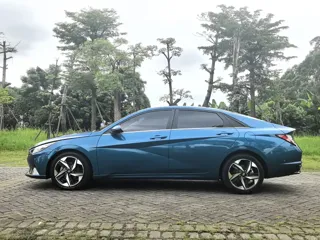 Hyundai Elantra 2022 купить из Китая, цена 1 176 000 ₽ — Suifenhe Auto