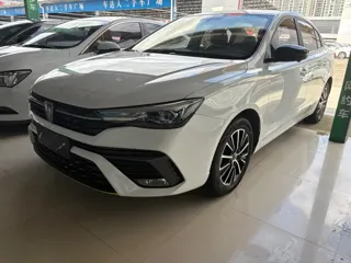 Roewe i5 2022 купить из Китая, цена 970 000 ₽ — Suifenhe Auto