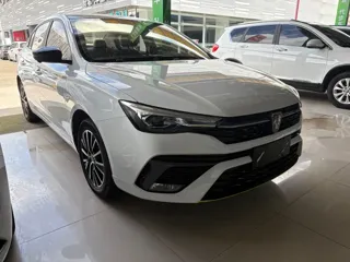 Roewe i5 2022 купить из Китая, цена 970 000 ₽ — Suifenhe Auto