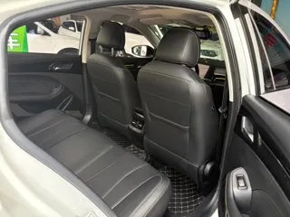 Roewe i5 2022 купить из Китая, цена 970 000 ₽ — Suifenhe Auto