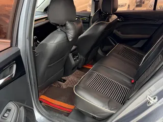Roewe i5 2022 купить из Китая, цена 903 000 ₽ — Suifenhe Auto