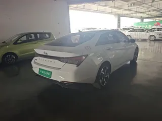 Hyundai Elantra 2023 купить из Китая, цена 1 560 000 ₽ — Suifenhe Auto