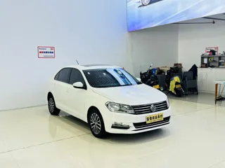 Volkswagen Santana 2022 купить из Китая, цена 1 215 000 ₽ — Suifenhe Auto