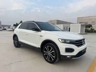 Volkswagen T-ROC 2019 купить из Китая, цена 1 559 000 ₽ — Suifenhe Auto
