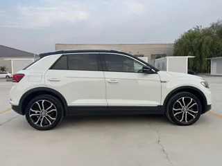 Volkswagen T-ROC 2019 купить из Китая, цена 1 559 000 ₽ — Suifenhe Auto