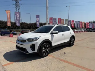 Kia Stonic 2022 купить из Китая, цена 1 391 000 ₽ — Suifenhe Auto