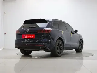Volkswagen Touareg 2024 купить из Китая, цена 9 469 000 ₽ — Suifenhe Auto