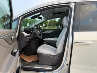 Buick GL8 2025 купить из Китая, цена 6 894 000 ₽ — Suifenhe Auto
