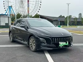 Hongqi E-QM5 2024 купить из Китая, цена 1 623 000 ₽ — Suifenhe Auto