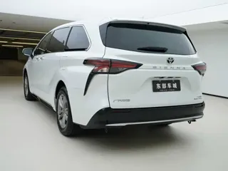 Toyota SIENNA 2025 купить из Китая, цена 8 179 000 ₽ — Suifenhe Auto