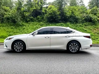 Lexus ES 2024 купить из Китая, цена 4 730 000 ₽ — Suifenhe Auto