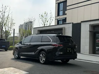 Toyota SIENNA 2025 купить из Китая, цена 7 144 000 ₽ — Suifenhe Auto