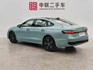 Volkswagen Passat 2024 купить из Китая, цена 4 300 000 ₽ — Suifenhe Auto
