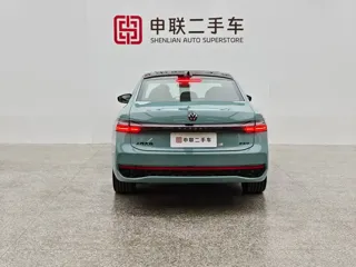 Volkswagen Passat 2024 купить из Китая, цена 4 300 000 ₽ — Suifenhe Auto