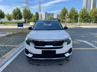 Kia KX3 2022 купить из Китая, цена 1 786 000 ₽ — Suifenhe Auto