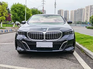 BMW 5 Series 2025 купить из Китая, цена 6 911 000 ₽ — Suifenhe Auto