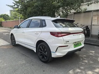 BYD e2 2023 купить из Китая, цена 1 349 000 ₽ — Suifenhe Auto