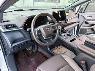 Toyota SIENNA 2024 купить из Китая, цена 7 640 000 ₽ — Suifenhe Auto