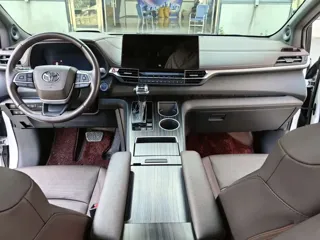 Toyota SIENNA 2024 купить из Китая, цена 7 640 000 ₽ — Suifenhe Auto