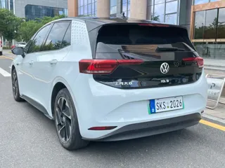 Volkswagen ID.3 2023 купить из Китая, цена 1 821 000 ₽ — Suifenhe Auto
