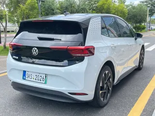 Volkswagen ID.3 2023 купить из Китая, цена 1 821 000 ₽ — Suifenhe Auto