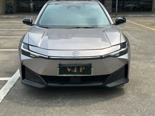 Toyota bZ3 2023 купить из Китая, цена 3 457 000 ₽ — Suifenhe Auto